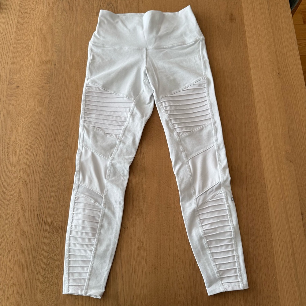 ALO Yoga White Ribbed Leggings